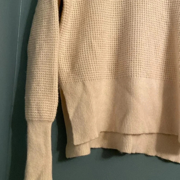 Everlane women’s 100% cashmere cream sweater - XS- crew neck - great condition - Picture 3 of 6
